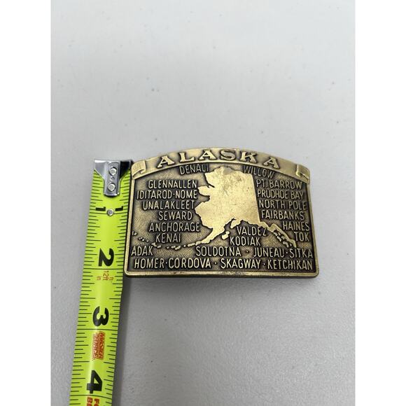 Vintage Godfred Commemorative Alaska Map With Cities Brass Tone Belt Buckle - Picture 5 of 8